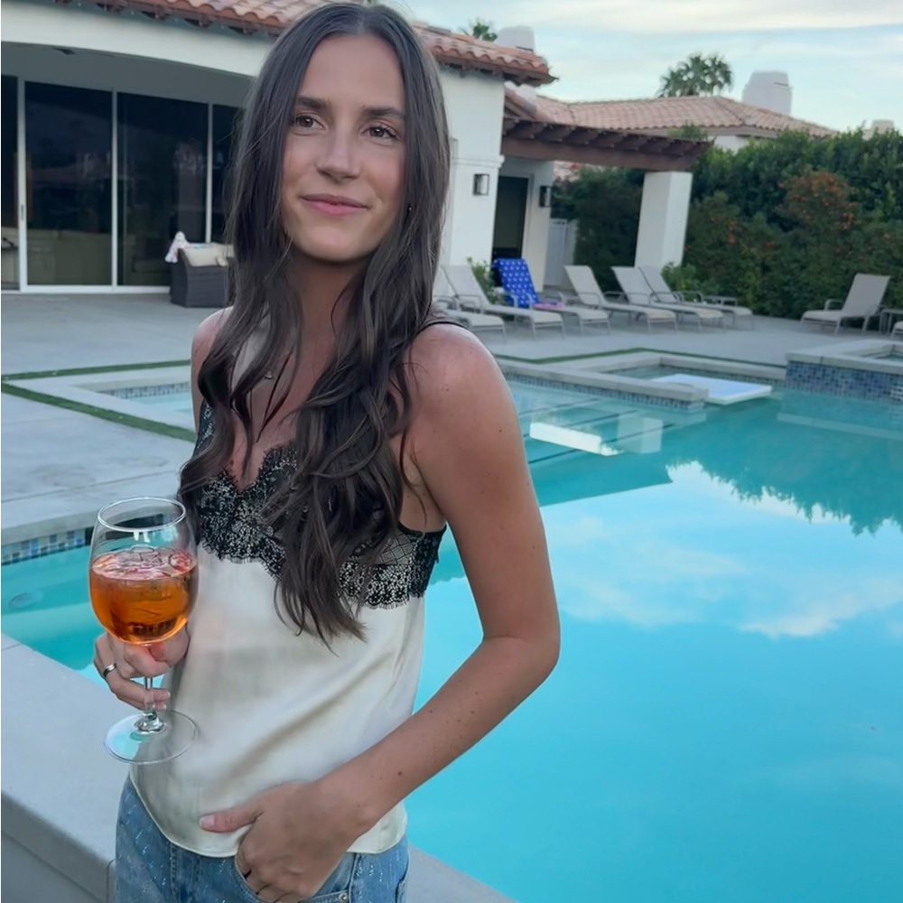 Meet your Posher, Chloe